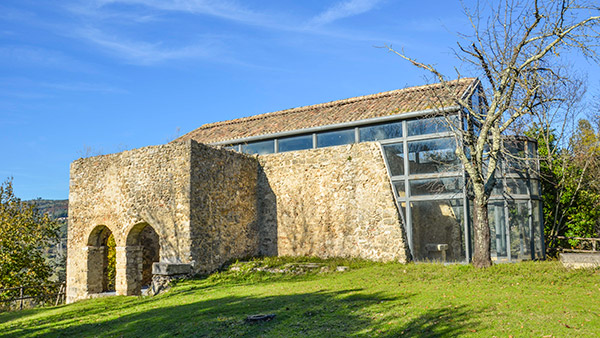 esterno della Chiesa Altomedievale di San Donato