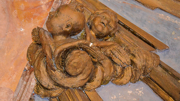 dettaglio dell'altare
